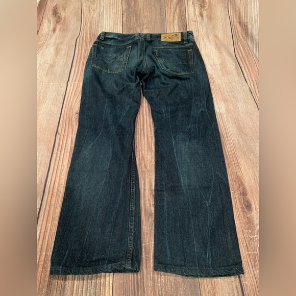 Diesel VIKER Regular Straight size 29
Inseam tailored to 27”
100% cotton - Picture 4 of 14